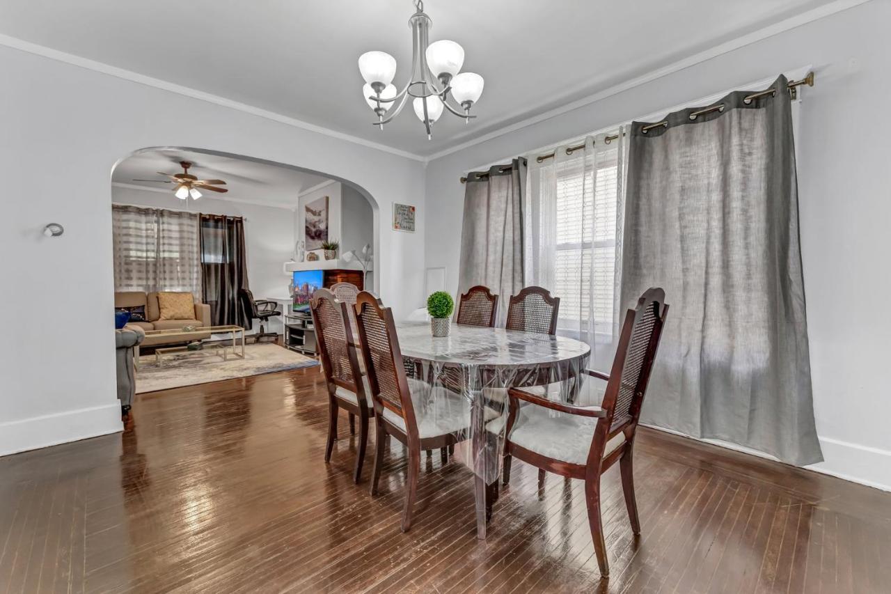 Вилла Renovated Main Floor Large 3 Bed House Буффало Экстерьер фото